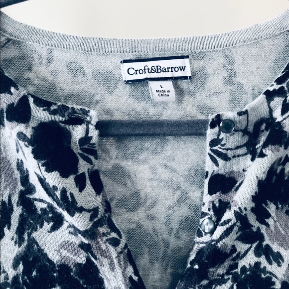 CROFT & BARROW | Black and Gray Cardigan - Picture 3 of 5